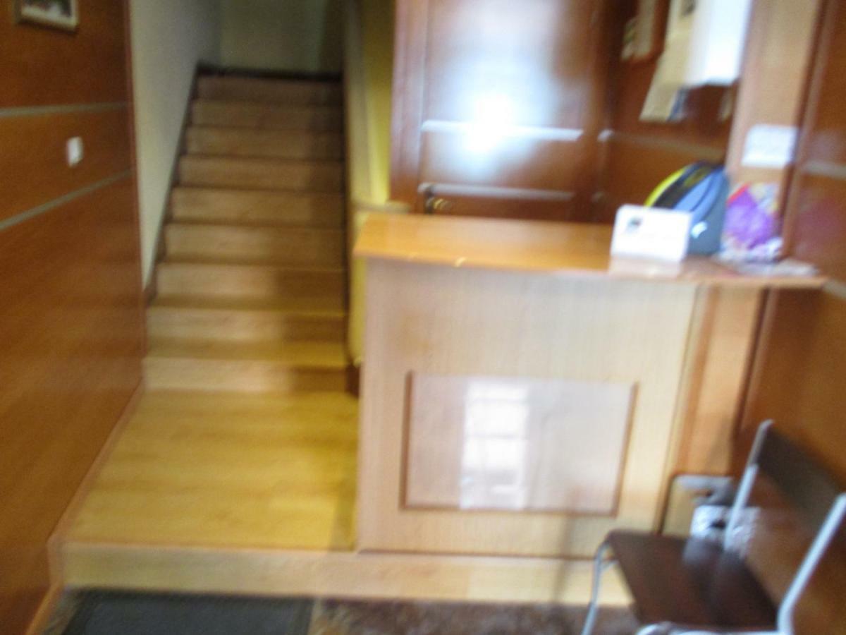 Hostal Becares Паленсия Экстерьер фото